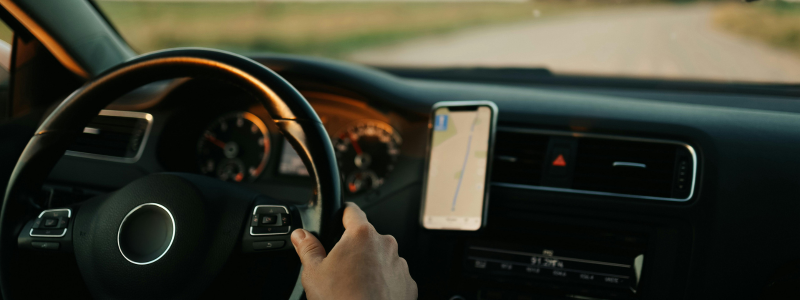 車・レンタカーを利用する